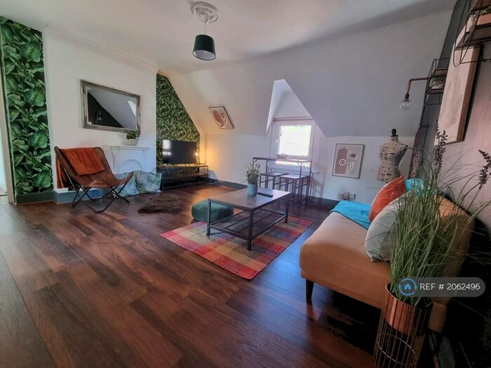 2 Bedroom Flat To Rent In Hunter Street, Cardiff, CF10