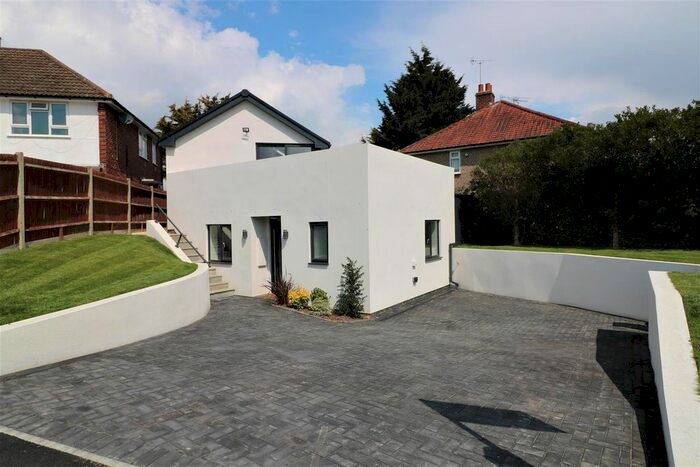 3 Bedroom Detached House To Rent In Romany Lane, Tilehurst, Reading, RG30