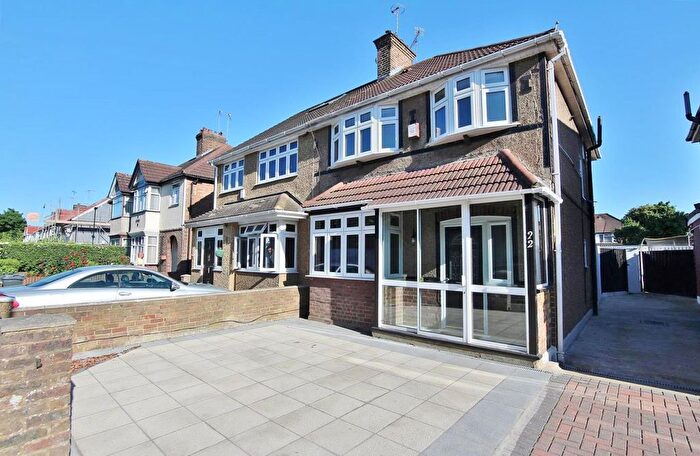 3 Bedroom Semi-Detached House To Rent In Winchester Avenue, Hounslow, TW5