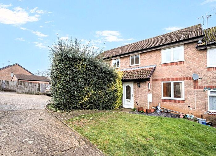 3 Bedroom Semi-Detached House For Sale In Rosina Walk, Banbury - No Onward Chain, OX16