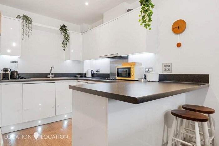 1 Bedroom Flat To Rent In Chelmsford Road, Hyacinth Court, N14