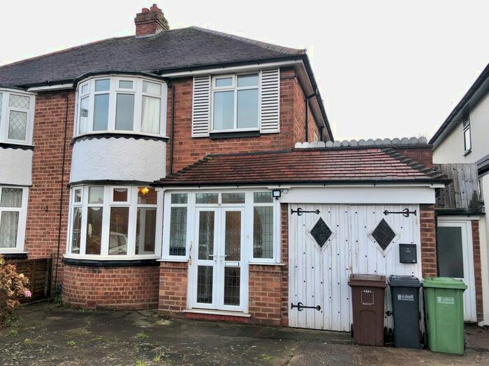 3 Bedroom Property To Rent In Hobs Moat Road, Solihull, B92