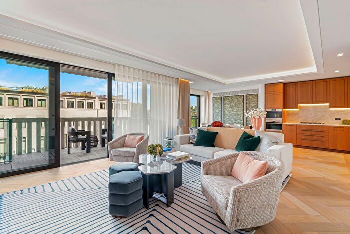 2 Bedroom Flat To Rent In Mulberry Square, Chelsea, London, United Kingdom, SW1W