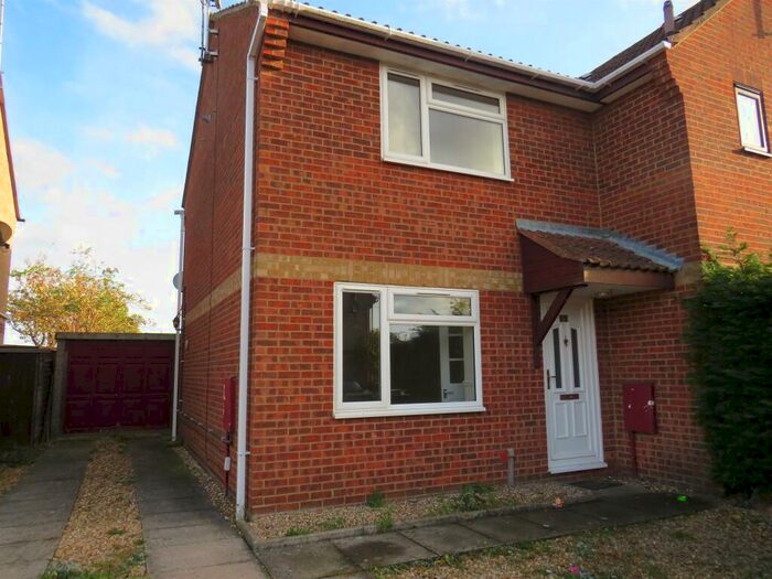 2 Bedroom Semi-Detached House To Rent In Peterhouse Crescent, March, PE15