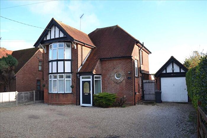 3 Bedroom Detached House For Sale In Chelmer Road, Chelmsford, CM2