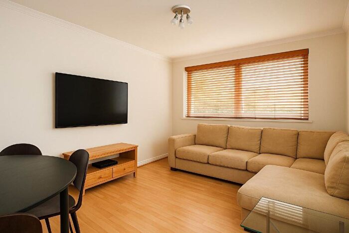 3 Bedroom Apartment To Rent In St Mary Le Park, Albert Bridge Road, Battersea, SW11