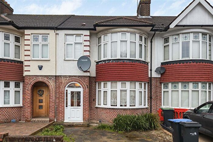 3 Bedroom Terraced House For Sale In Hyde Park Avenue, London, N21