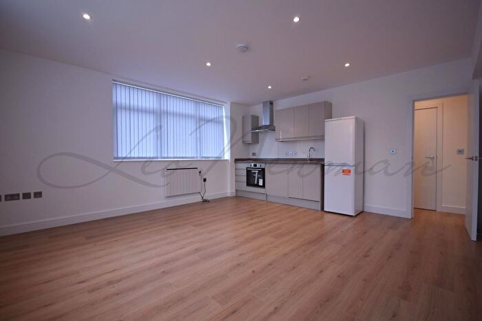 1 Bedroom Flat To Rent In Coronation Road, Basingstoke, RG21