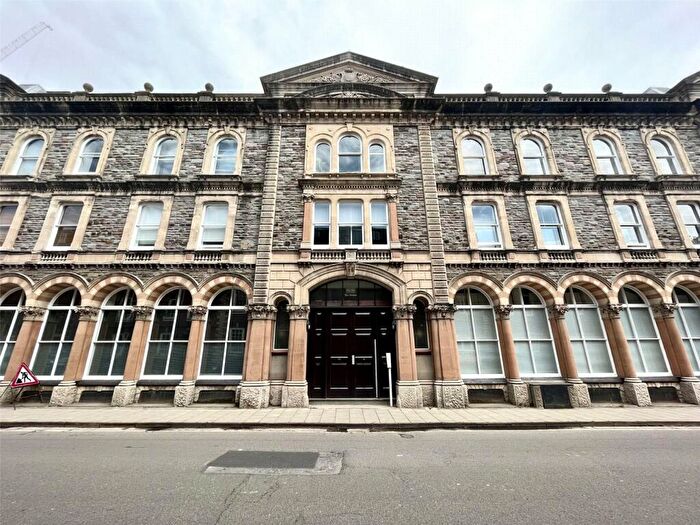 3 Bedroom Apartment To Rent In Redcliffe, The Atrium, BS1