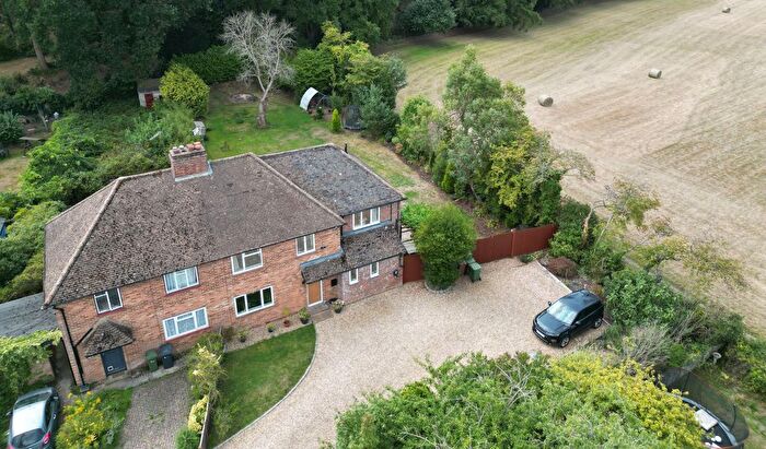 4 Bedroom Semi-Detached House For Sale In Sands Close, The Sands, Farnham, GU10