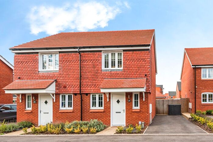 2 Bedroom Semi Detached House For Sale In Welply Way, Thame, OX9