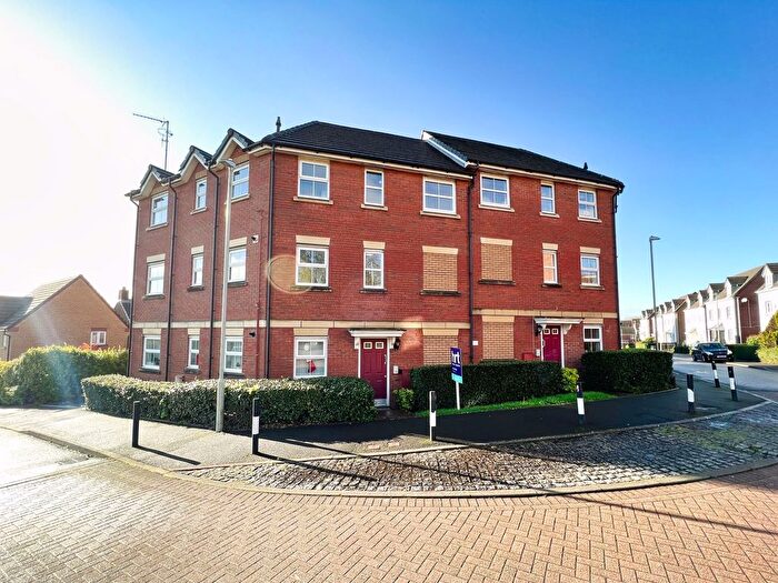 2 Bedroom Flat For Sale In Longacres, Bridgend, CF31