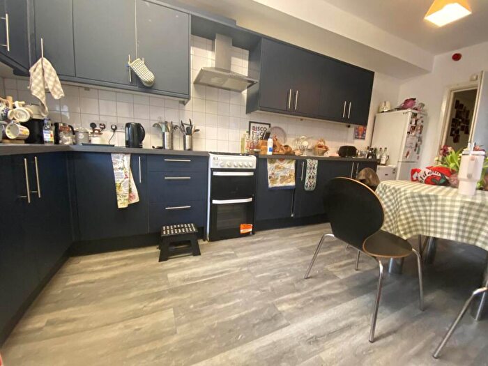 5 Bedroom Semi-Detached House To Rent In Derby Road, Fallowfield, M14