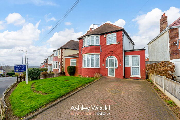 3 Bedroom Detached House For Sale In Sandfields Road, Oldbury, B68