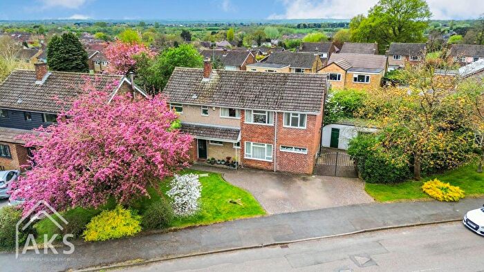 4 Bedroom Detached House For Sale In Oaklands Road, Etwall, DE65