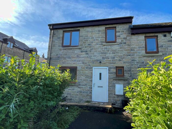 3 Bedroom House To Rent In Staveley Close, Bacup, OL13