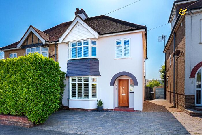 3 Bedroom Semi Detached House For Sale In Holmes Avenue, Hove, BN3
