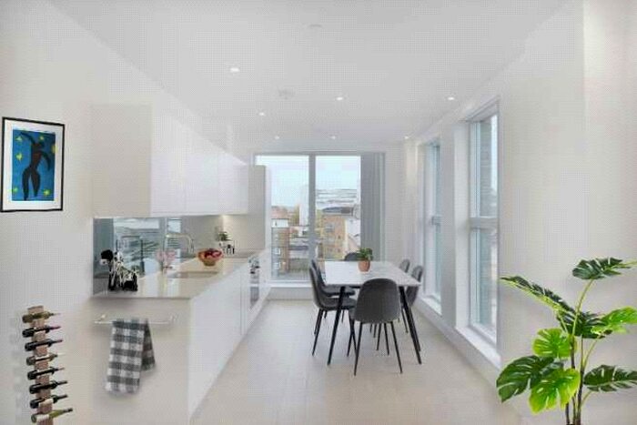 2 Bedroom Flat To Rent In New Apex Court, Grange Walk, SE1