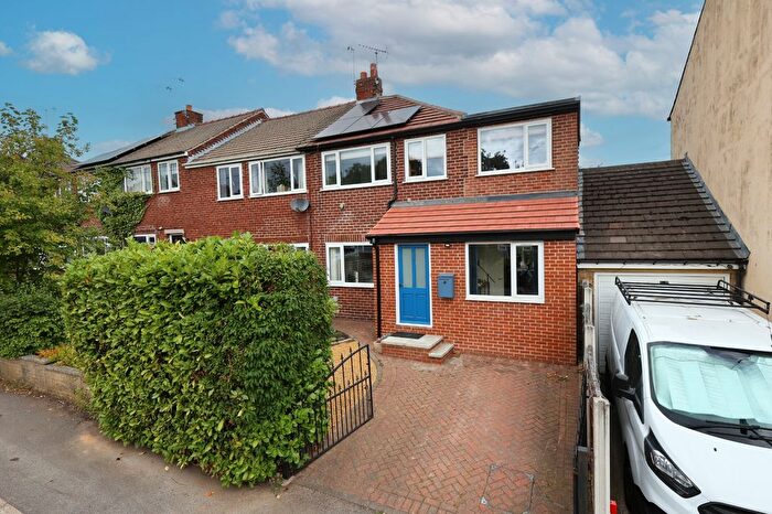 4 Bedroom End Of Terrace House For Sale In Springfield Close, Horsforth, Leeds, West Yorkshire, LS18