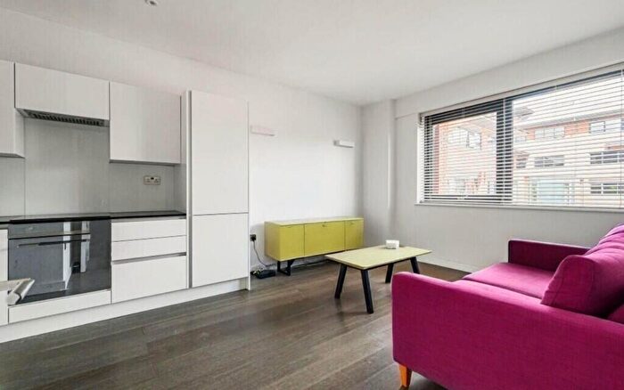 2 Bedroom Apartment For Sale In St. Albans, Hertfordshire, AL1