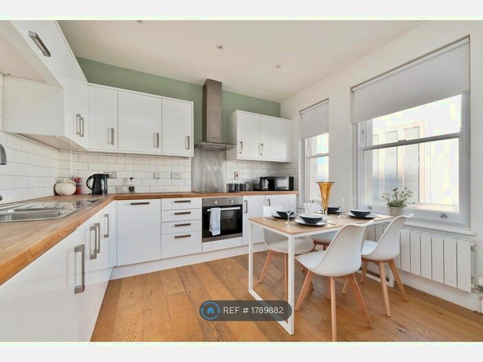 2 Bedroom Flat To Rent In Clarence Square, Brighton, BN1