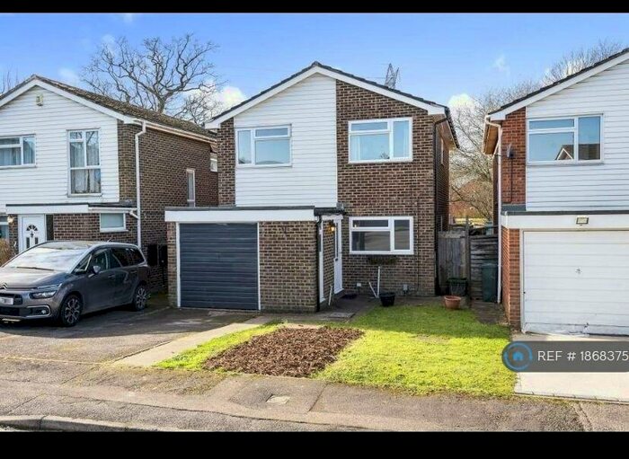 4 Bedroom Detached House To Rent In Welby Crescent, Winnersh, Wokingham, RG41
