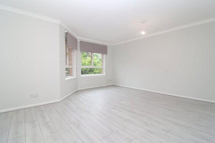2 Bedroom Flat To Rent In Cartbank Grove, Glasgow, G44