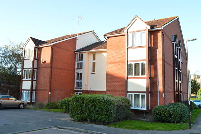 1 Bedroom Flat To Rent In Maunsell Park, Three Bridges, Crawley, RH10