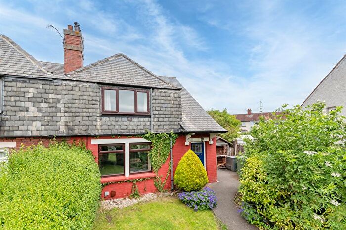 3 Bedroom Semi-Detached House For Sale In Newall Avenue, Otley, LS21