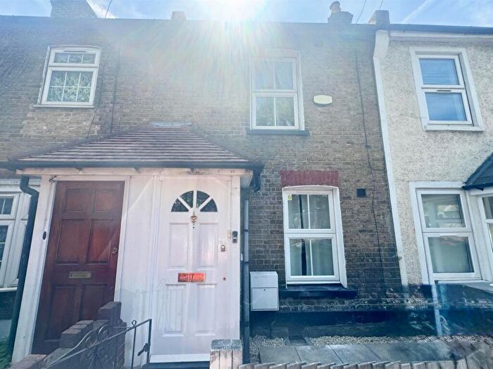 2 Bedroom Terraced House To Rent In Queens Road, Croydon, CR0