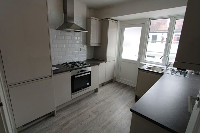2 Bedroom Flat To Rent In Ridley Court, Streatham, SW16