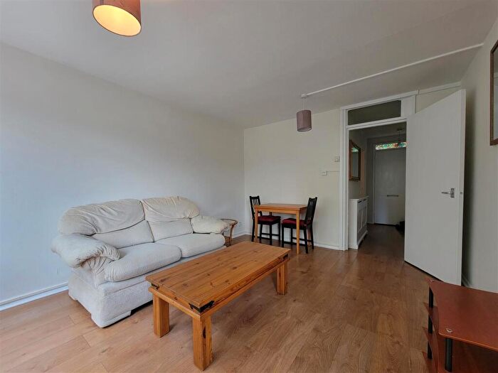1 Bedroom Flat To Rent In Ringmer Gardens, Hornsey, N19