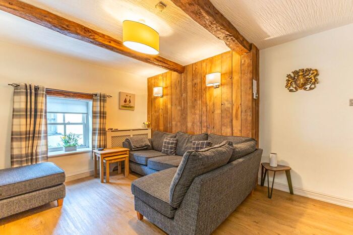 2 Bedroom Flat For Sale In Flat, Main Street, Kirkby Lonsdale, LA6