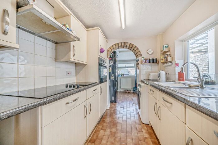3 Bedroom Terraced House For Sale In Trafalgar Road, Gravesend, Kent, DA11