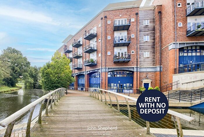 2 Bedroom Flat To Rent In Waterside, Shirley, Solihull, West Midlands, B90
