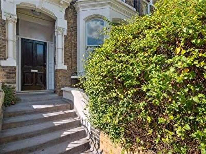 1 Bedroom Studio To Rent In Richmond Avenue, Kings Cross, N1