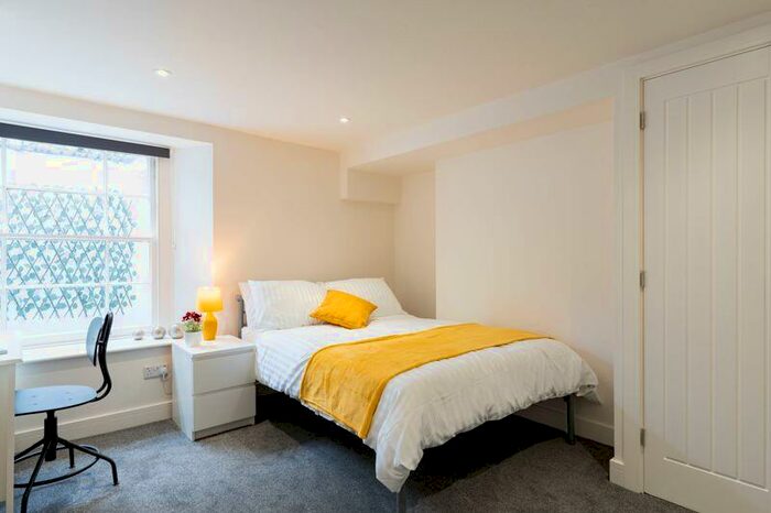 5 Bedroom Flat To Rent In Clifton Park Road, Bristol, BS8