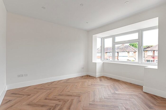 4 Bedroom Property To Rent In Oak Tree Gardens, Bromley, BR1