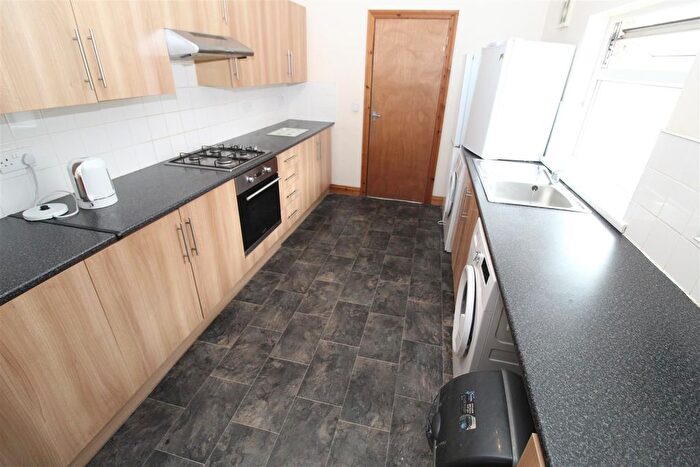 4 Bedroom Flat To Rent In Woodville Road, Cathays, Cardiff, CF24
