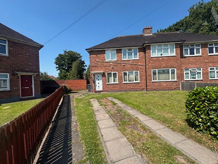 3 Bedroom Maisonette For Sale In Somerland Road, Yardley, Birmingham, West Midlands, B26