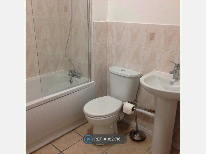 2 Bedroom Flat To Rent In Bromley, Bromley, BR2