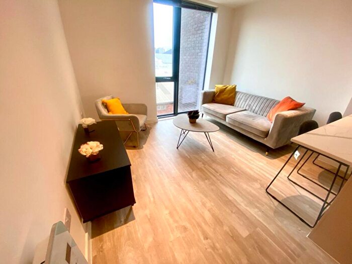 2 Bedroom Apartment To Rent In Fifve Queen Street, Manchester, TY5I