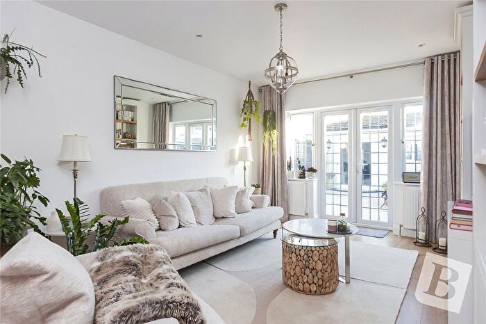 2 Bedroom End Terrace House For Sale In Gay Gardens, Dagenham, Barking And Dagenham, RM10