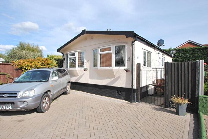 2 Bedroom Park Home For Sale In Lakehouse Park, Bishops Cleeve, Cheltenham, GL52