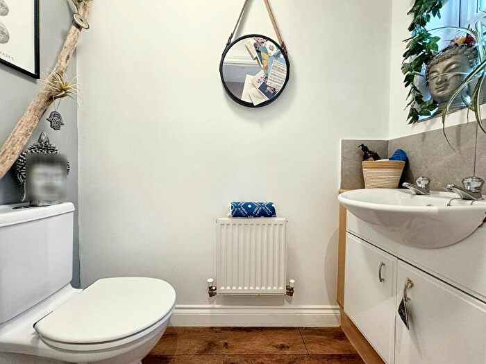 3 Bedroom Town House For Sale In Small Meadow Court, Caerphilly, CF83