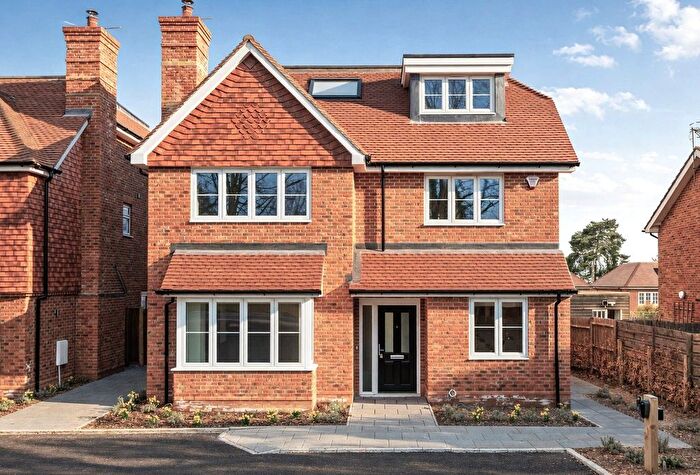 5 Bedroom Detached House For Sale In Leatherhead Road, Bookham, KT23