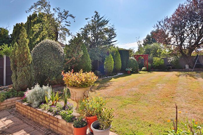 1 Bedroom Studio To Rent In Blakes Avenue, New Malden, KT3