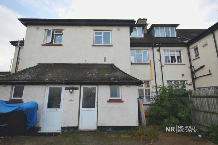 3 Bedroom Maisonette To Rent In Waterloo Road, Epsom, Surrey., KT19