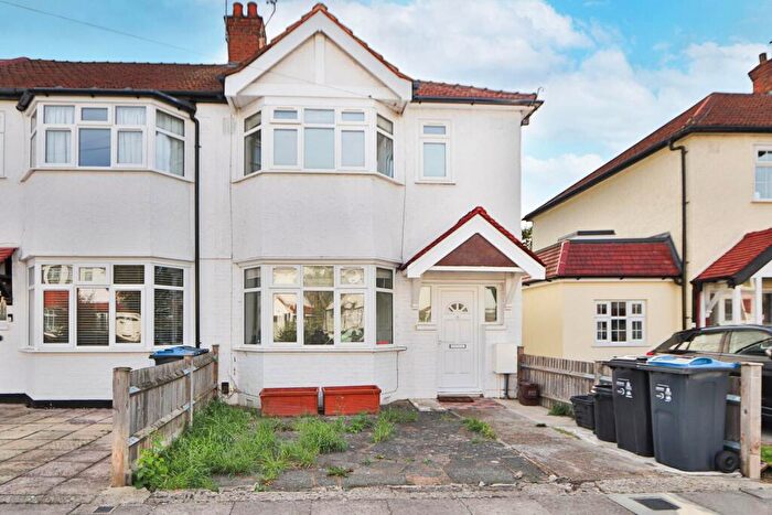 3 Bedroom End Of Terrace House For Sale In Byron Avenue, New Malden, KT3