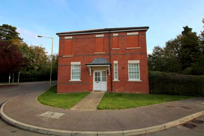 3 Bedroom House To Rent In Napsbury Park Development, AL2